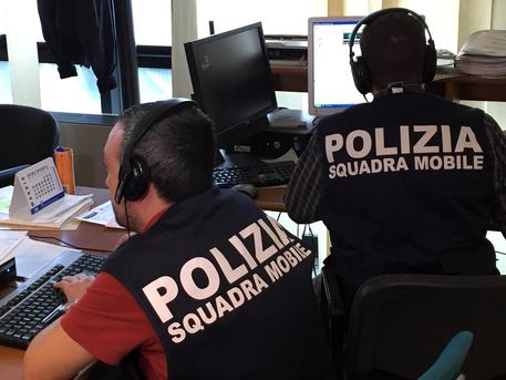 Abusi sessuali su una minore e la madre era costretta ad assistere