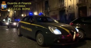 Blitz internazionale della Gdf - Mani Cosa nostra sulle scommesse online, 336 indagati