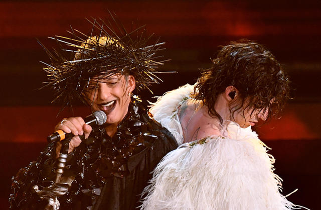 Sanremo, Fiorello e Achille Lauro: il look più cool della quarta serata