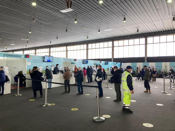 Covid – Sicilia evita il ‘rosso’ e lancia open day AstraZeneca