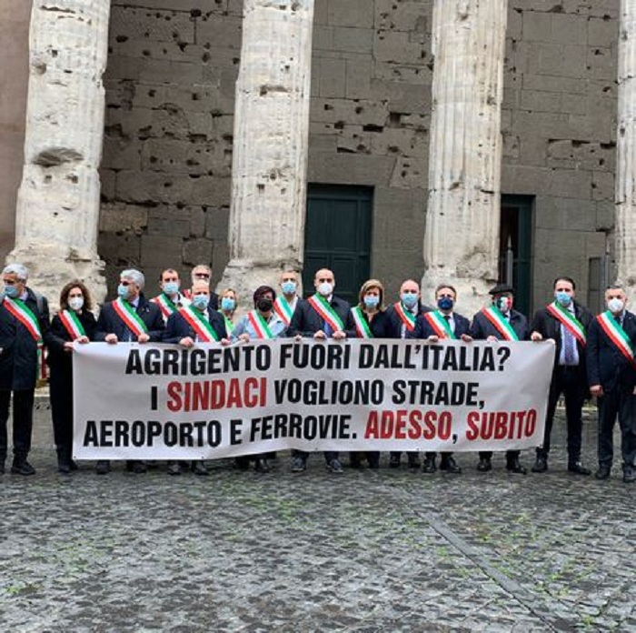 Recovery: zero euro nell’Agrigentino,protesta sindaci a Roma davanti a Palazzo Chigi