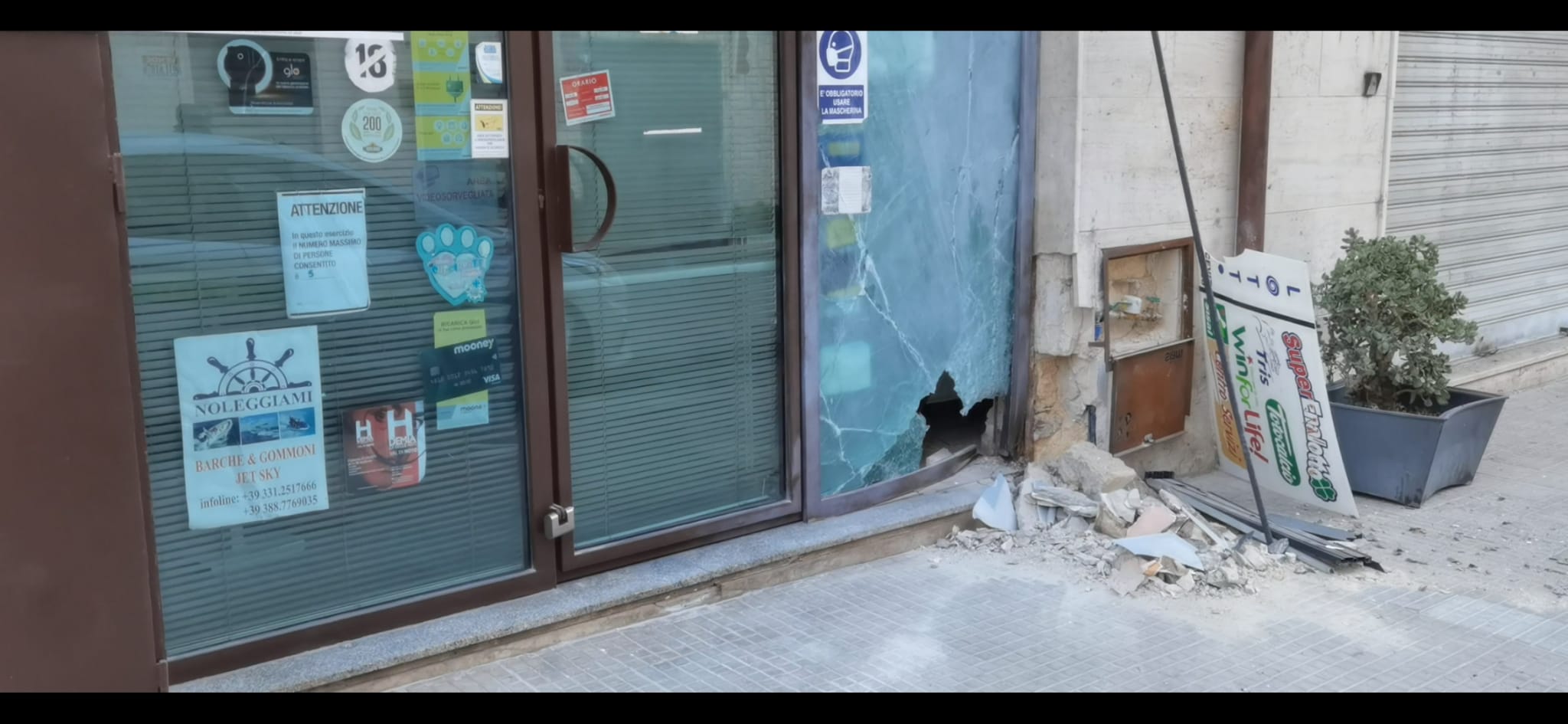 Siracusa – Bomba in tabaccheria: pronto il sit-in di solidarietà