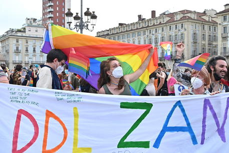 Politica – Entra nel vivo al Senato la battaglia sul Ddl Zan