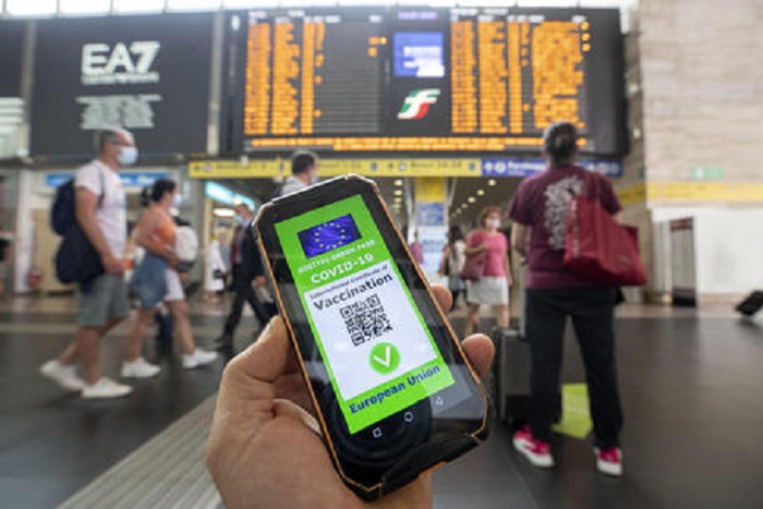 Green pass, mascherine, test Stretta contro Omicron