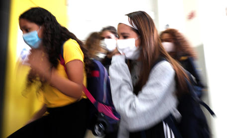 Messina: il sindaco Cateno De Luca dispone proroga sospensione delle scuole