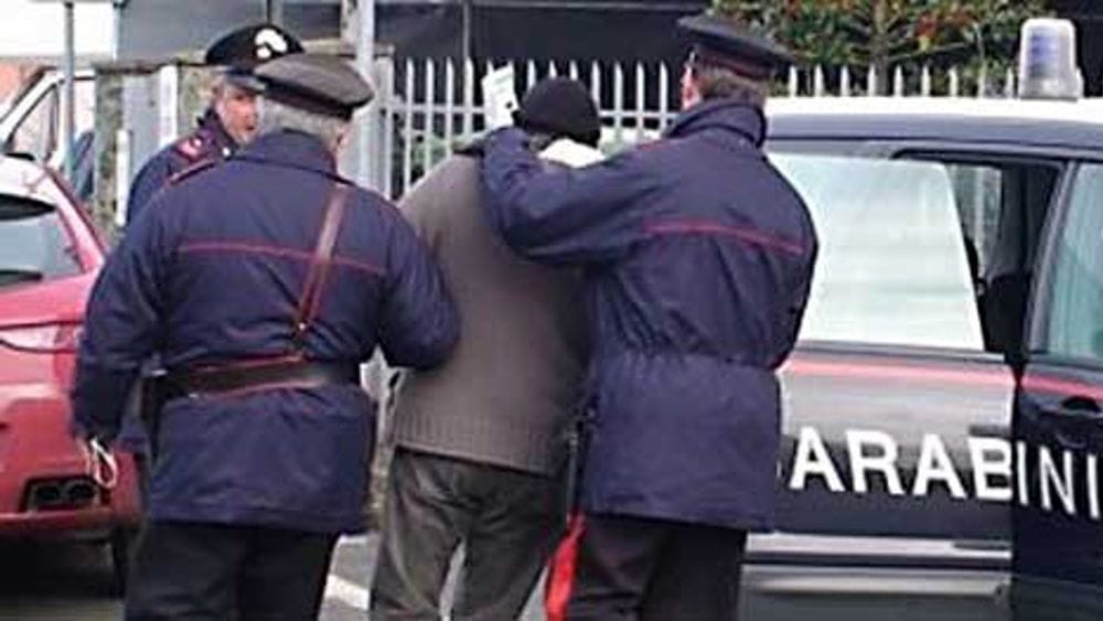 Lentini – Furto profumeria di Francofonte: arrestati due uomini per resistenza a pubblico ufficiale ed evasione