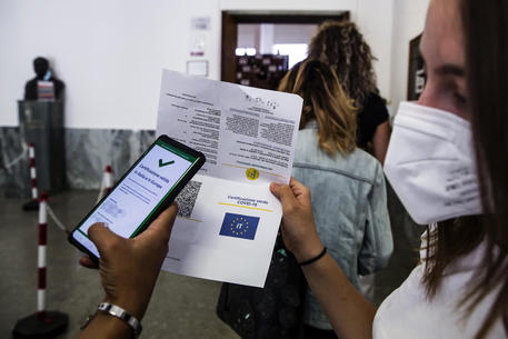 A ottobre il Green pass esteso – Il nodo del trasporto locale