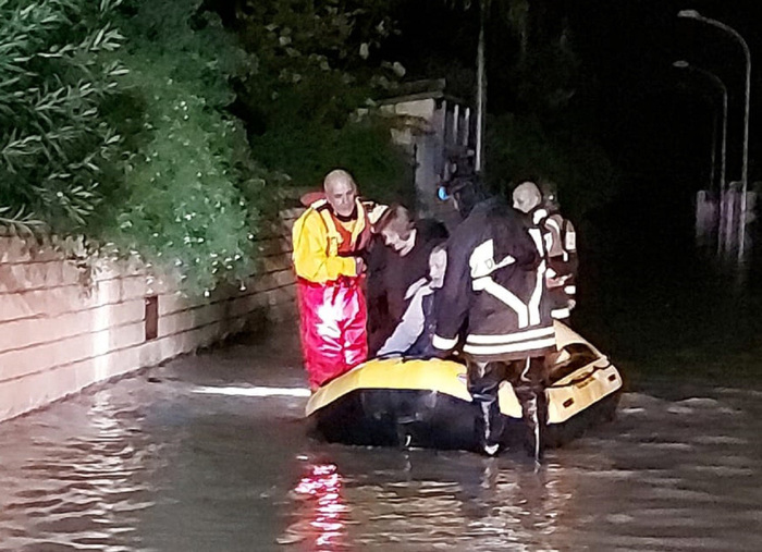 Maltempo: nella notte  di oggi ancora temporali su Sicilia orientale e Calabria