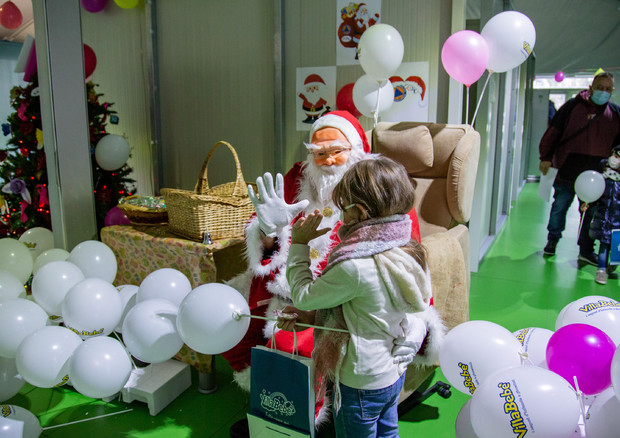 Covid – Record di tamponi e di casi Arriva la stretta di Natale