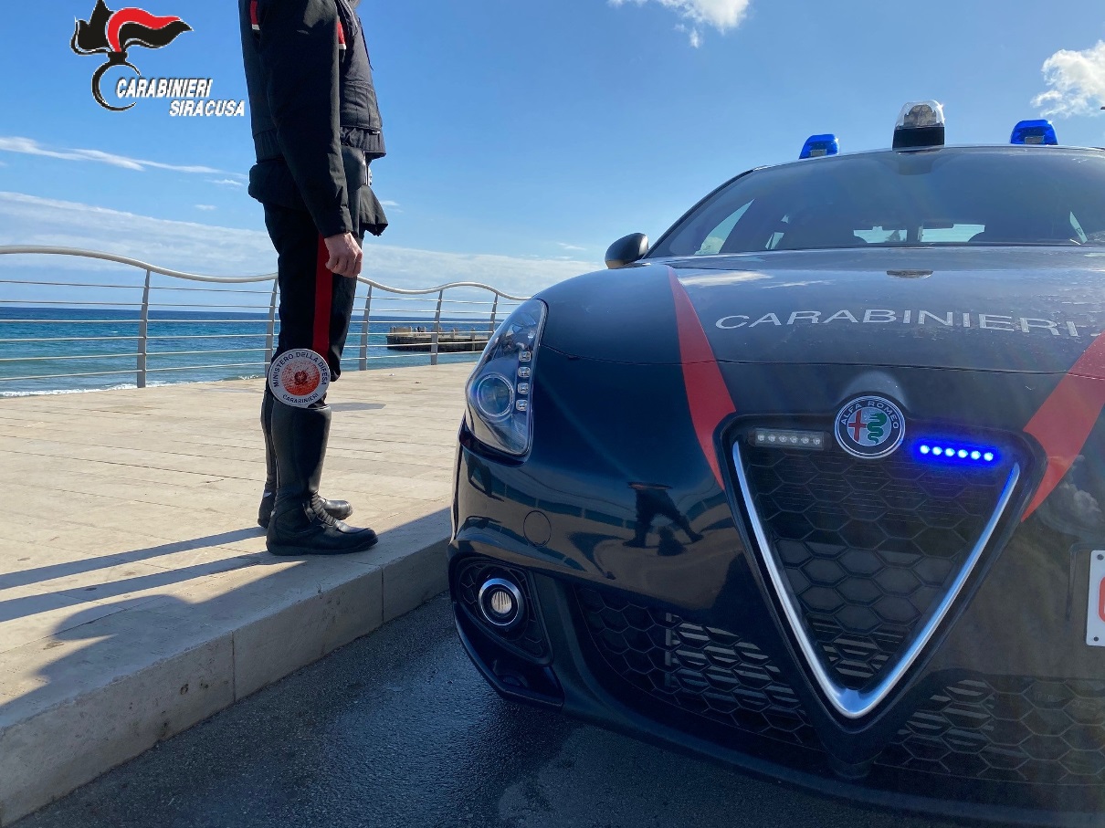 Avola: Carabinieri arrestano pusher trovato con 14 dosi di sostanza stupefacente