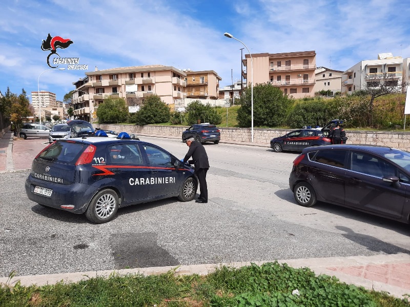 Canicattini Bagni: giovane alla guida non si ferma all’ alt dei Carabinieri – arrestato