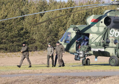 Iniziati i colloqui tra Russia e Ucraina Roman Abramovich assiste ai negoziati