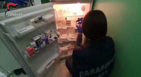 Catania: clinica veterinaria senza licenza somministra farmaci scaduti – i Nas impongono immediata sospensione