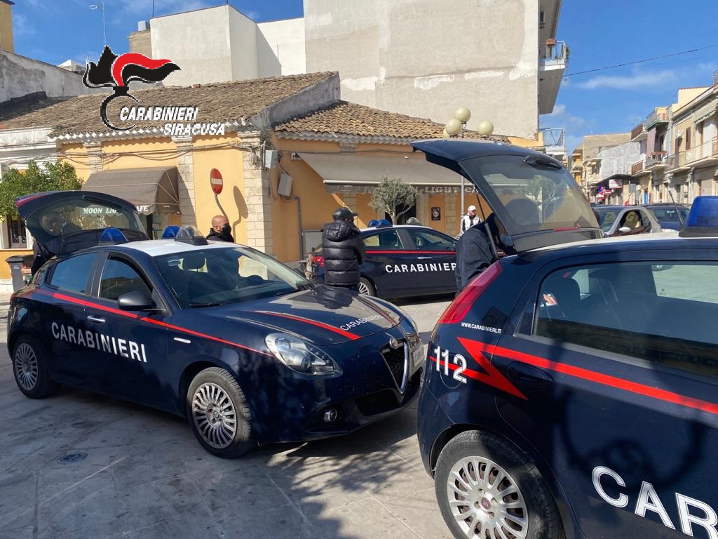 Priolo Gargallo: Carabinieri arrestano uomo violento