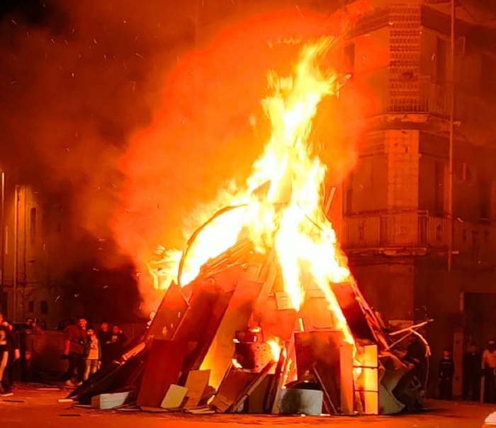 Palermo – Vampe San Giuseppe: un carabiniere ferito e 10 auto danneggiate