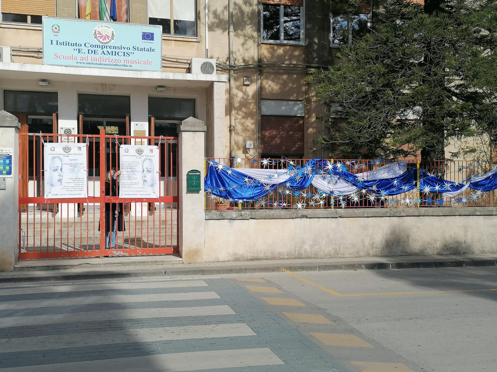 Giornata mondiale della consapevolezza dell’Autismo, il primo istituto comprensivo “De Amicis” di Floridia s’illumina… di scintille