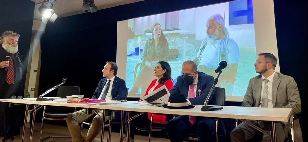 “Limitrofi”, presentato a Milano l’evento d’Arte contemporanea e cultura tra Greci d’oriente e Greci d’Occidente in programma a Siracusa