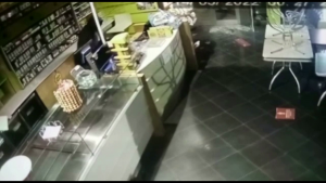 Furto con spaccata in un bar: preso il responsabile