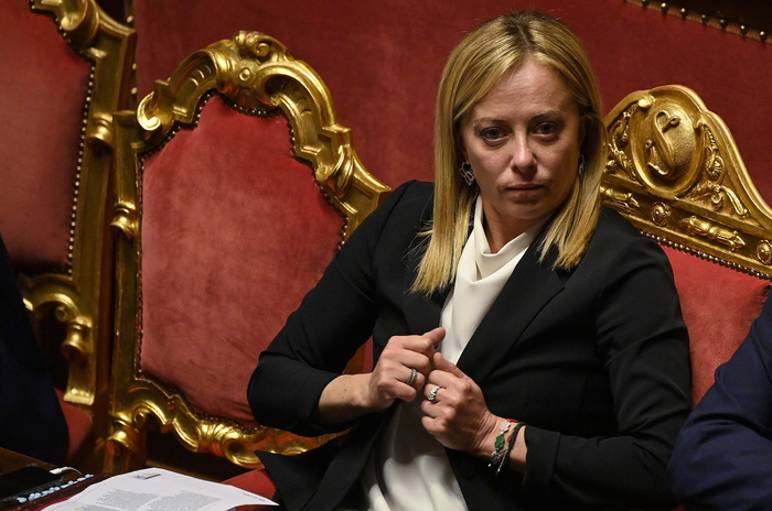 Camera: fischi e proteste, seduta sospesa