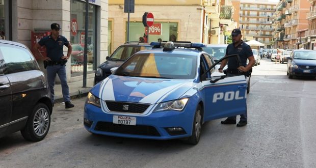 In manette due uomini per droga e lesioni personali