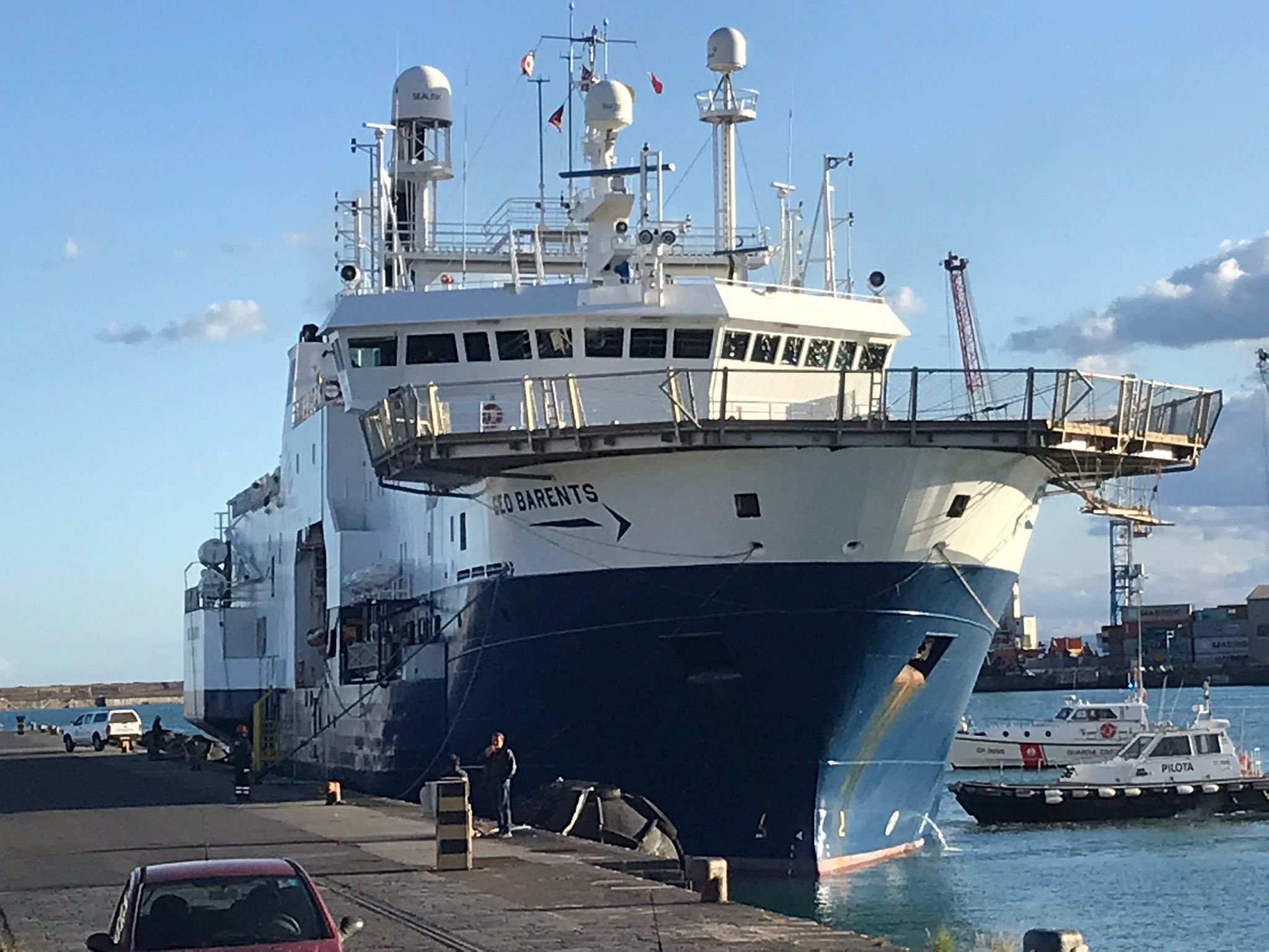 Geo Barents: tre giovani si gettano dalla nave – messi in salvo