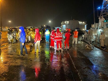 Migranti: 325 soccorsi, giunti ad Augusta e Pozzallo  – Tratti in salvo a largo della Sicilia – Foto
