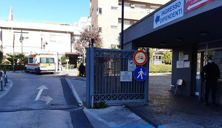 Siracusa , denunciate tre persone per le violenze al pronto soccorso