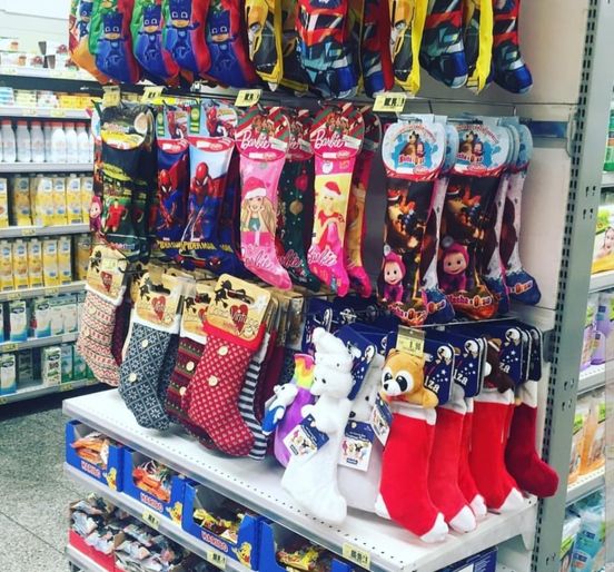 Siracusa – Ruba 24 calze della befana in un supermercato: arrestata 36enne