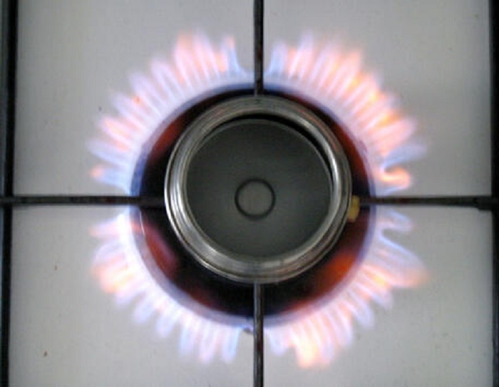 Stime di nomisma energia – Bollette: Tabarelli, per la luce atteso -25% e per gas +20%