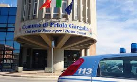 Priolo – Maltrattava compagna e madre: arrestato 26enne
