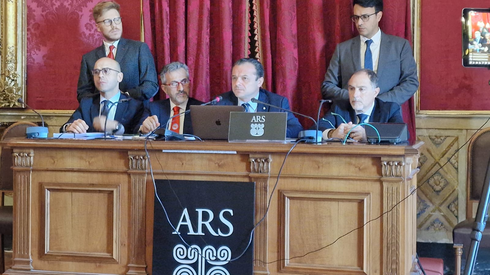 Cateno De Luca: “AAA cercasi legge di stabilità, governo non ha propria visione”