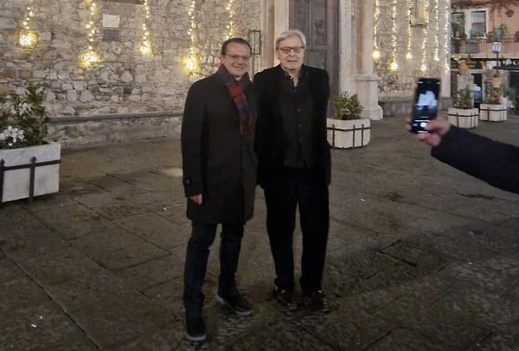 Cateno De Luca: siglato  a Taormina il patto per le europee con Vittorio Sgarbi