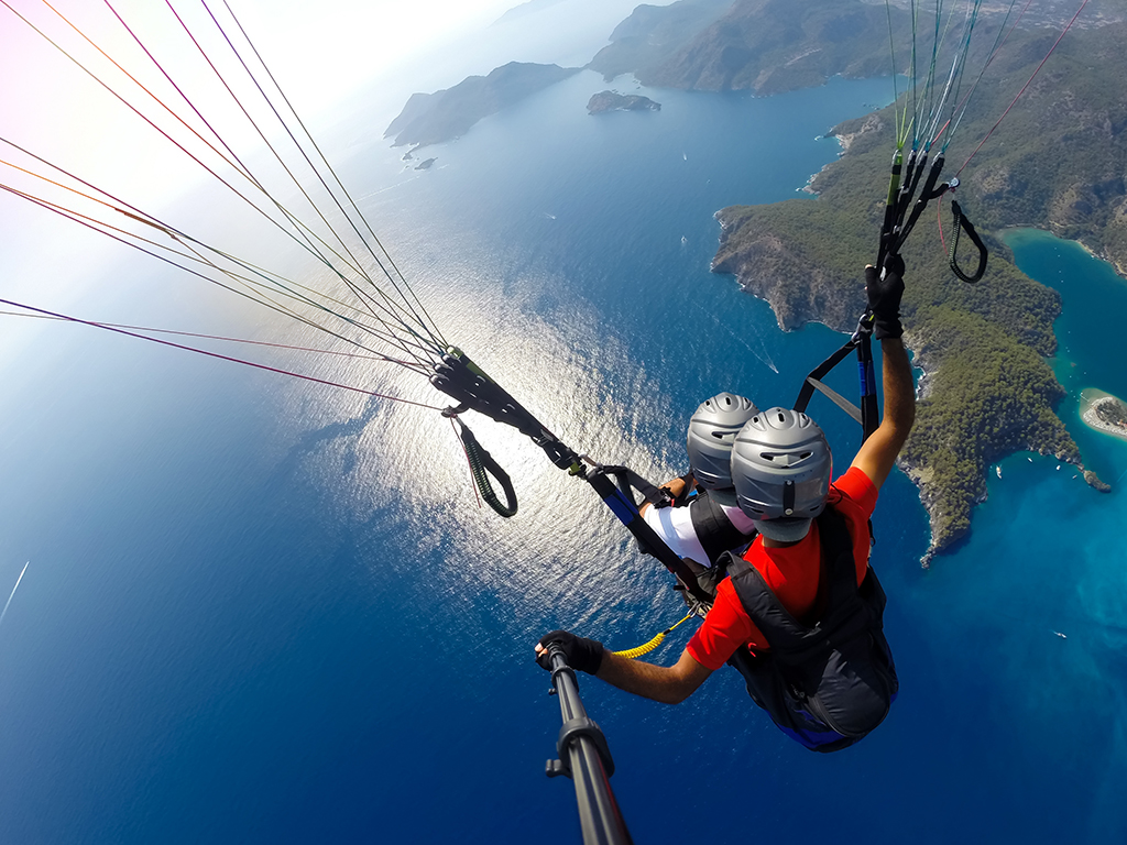 Castelmola (ME) – parapendio precipita nel vuoto, morto istruttore, ferita allieva