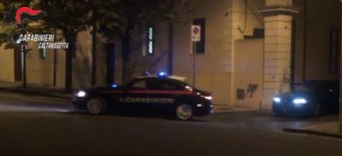 Caltanissetta – Torture e sevizie su un 13enne, arrestati due 15enni