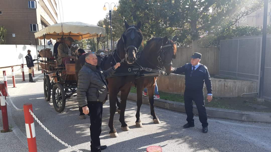 Befana in carrozza all’ospedale di Siracusa – video