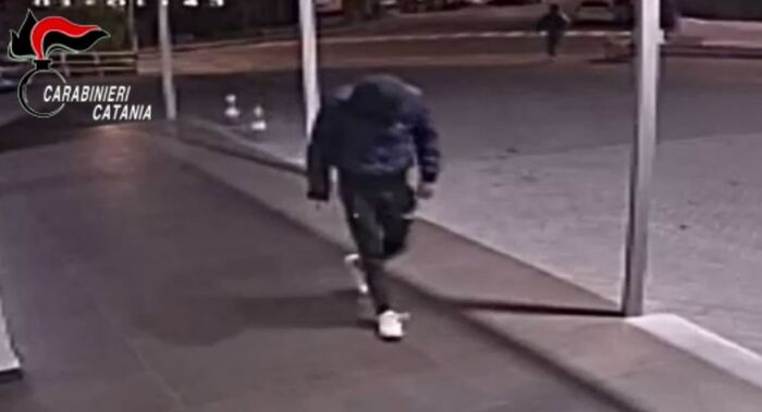 Catania – Spaccio, rapine e ‘cavalli di ritorno’:15 indagati e sei arresti, anche un 16enne – Video