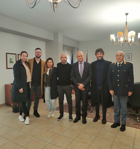Siracusa – progetto Icaro – il questore incontra il regista e gli attori del film “Young europe” proiettato agli studenti di Siracusa e di Avola