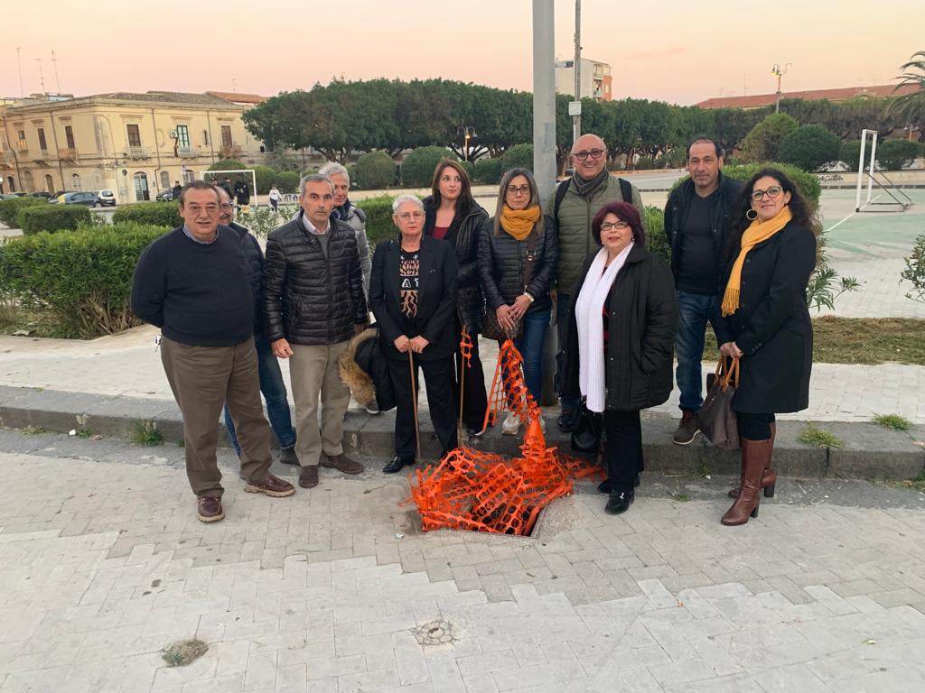 Siracusa  – Piazza Santa Lucia, ancora un pozzetto scoperto