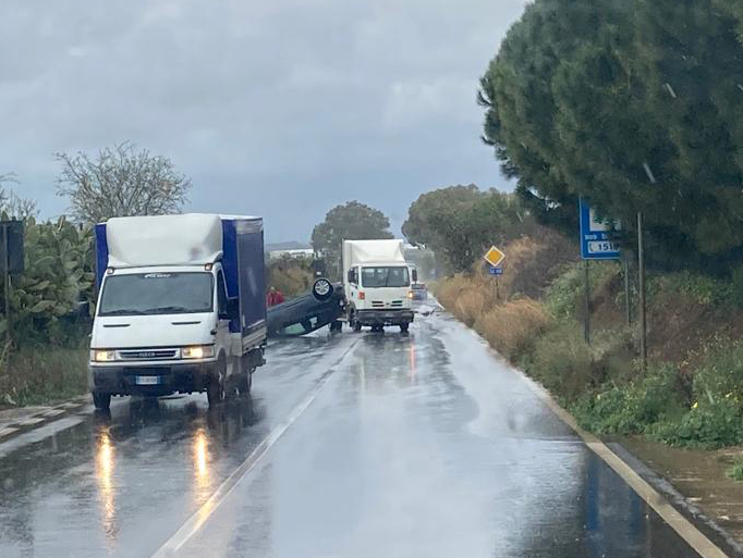 Incidente stradale sulla ex ss 115 – auto cappottata