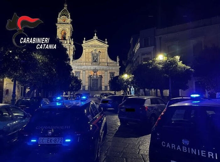 Palagonia – Feriscono vicino di casa con 18 coltellate, arrestati 2 fratelli