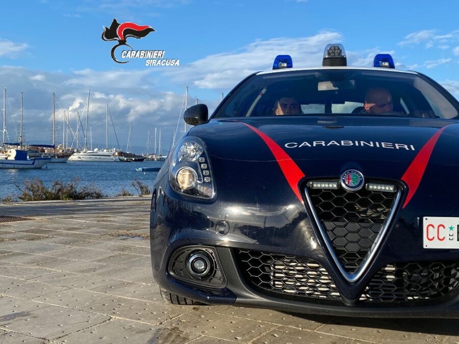 Marzamemi, tre ladri arraffano gioielli e soldi