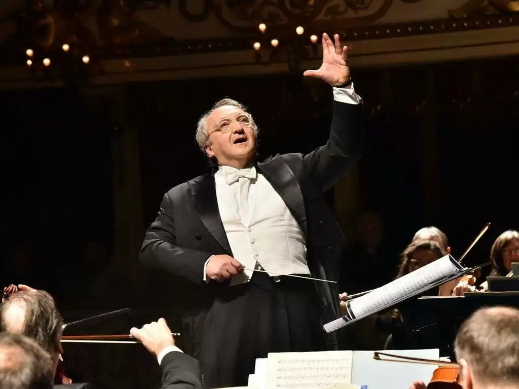 Dedicato a Respighi: Fabrizio Maria Carminati dirige un programma sinfonico monografico incentrato su un compositore del grande Novecento italiano