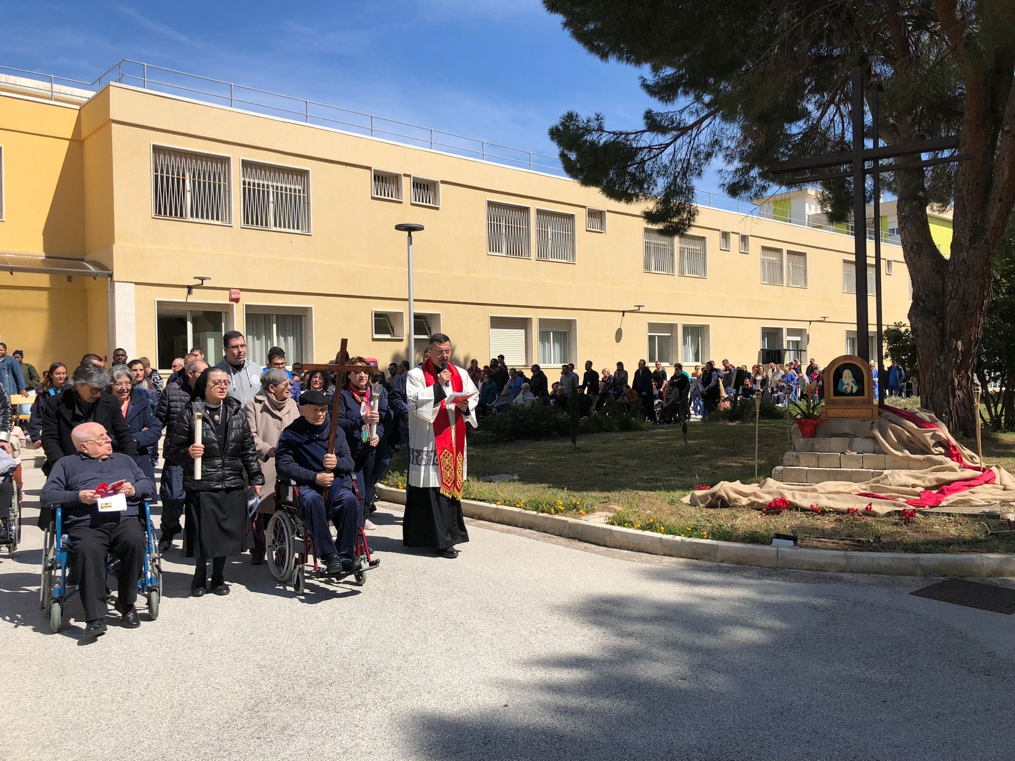 Siracusa- Via Crucis nei viali della Fondazione