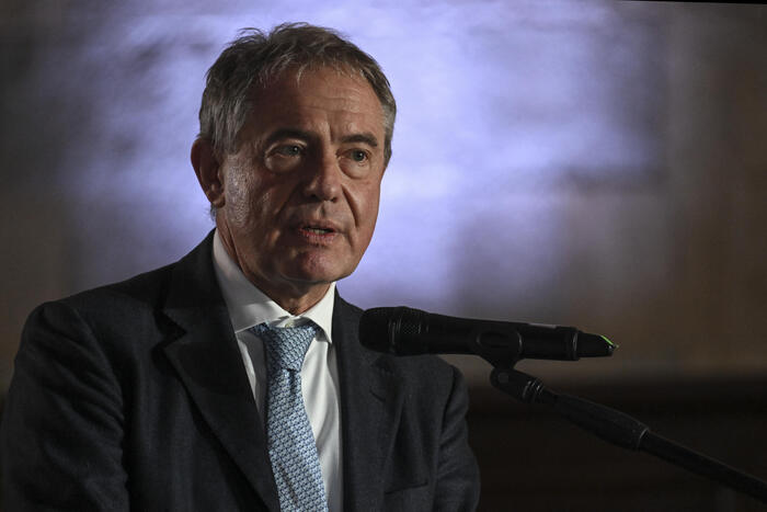 Vicenda Versalis, frizione tra il ministro Urso e il sindacato