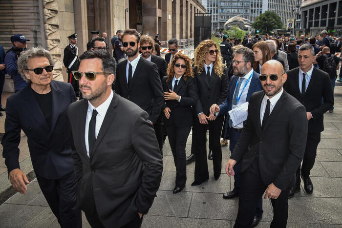 L’addio a Silvio Berlusconi: tutti ai funerali, politici, calciatori e tanti volti della tv