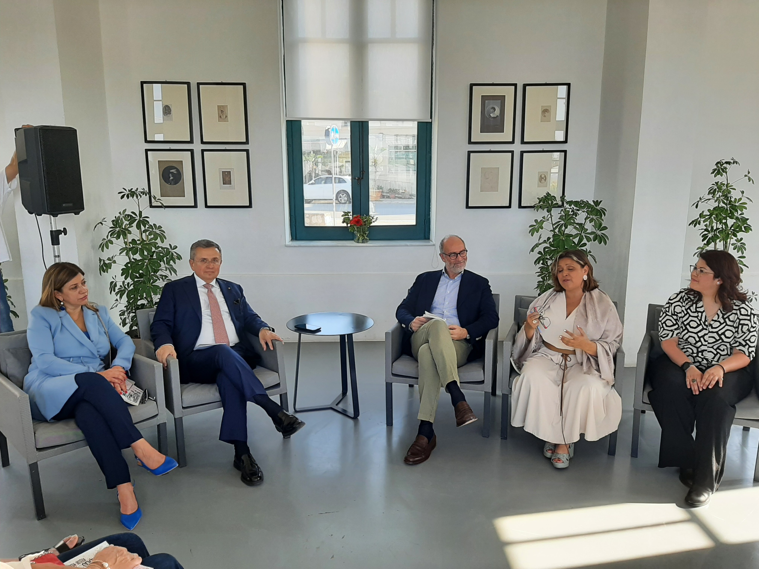 Federfarma Palermo-Revenge porn, fioccano le richieste di aiuto in farmacia