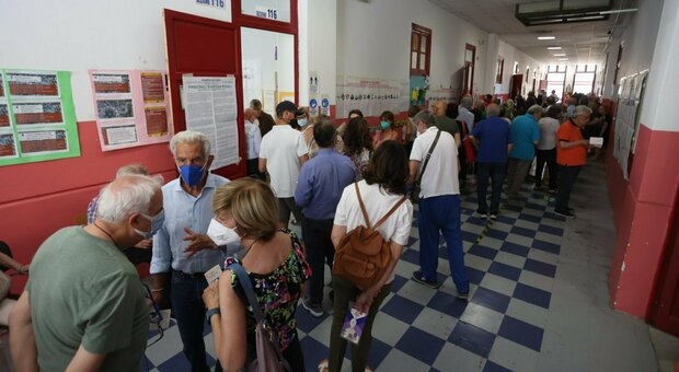 Siracusa- Ballottaggio 2023, alle 12 affluenza del 9,34 per cento –  Regolari le operazioni di voto, sostituito un solo presidente di seggio