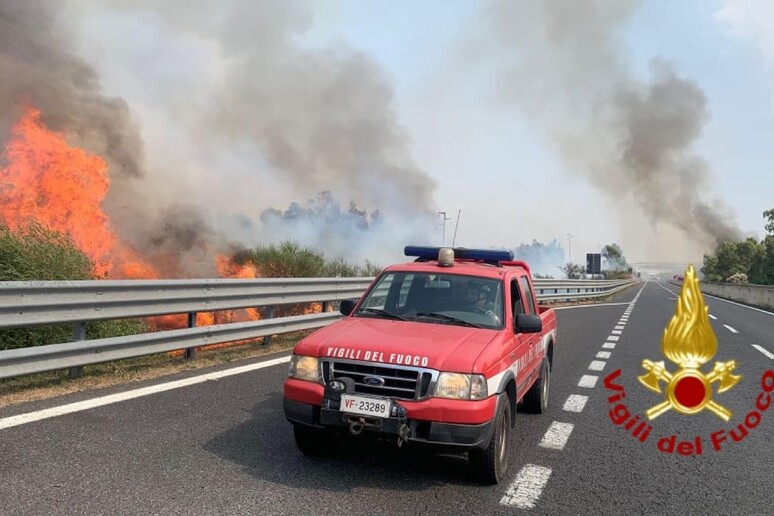 Vigili del fuoco, 4mila interventi tra roghi e maltempo – Impegnate 2.900 unità di personale e 500 mezzi.