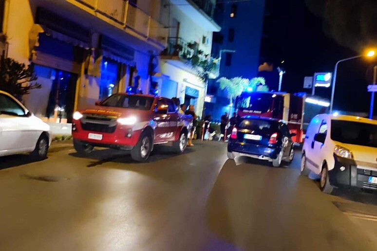 Incendio in pizzeria a Termini Imerese – Aiutano avventori dai vigii del fuoco