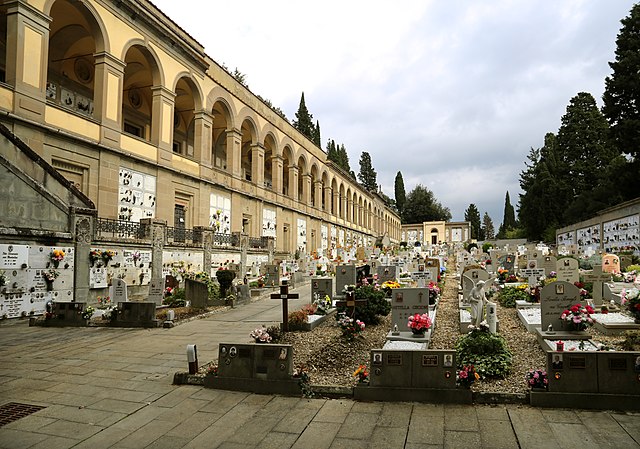 Aggredisce il custode del cimitero di Pachino, denunciato